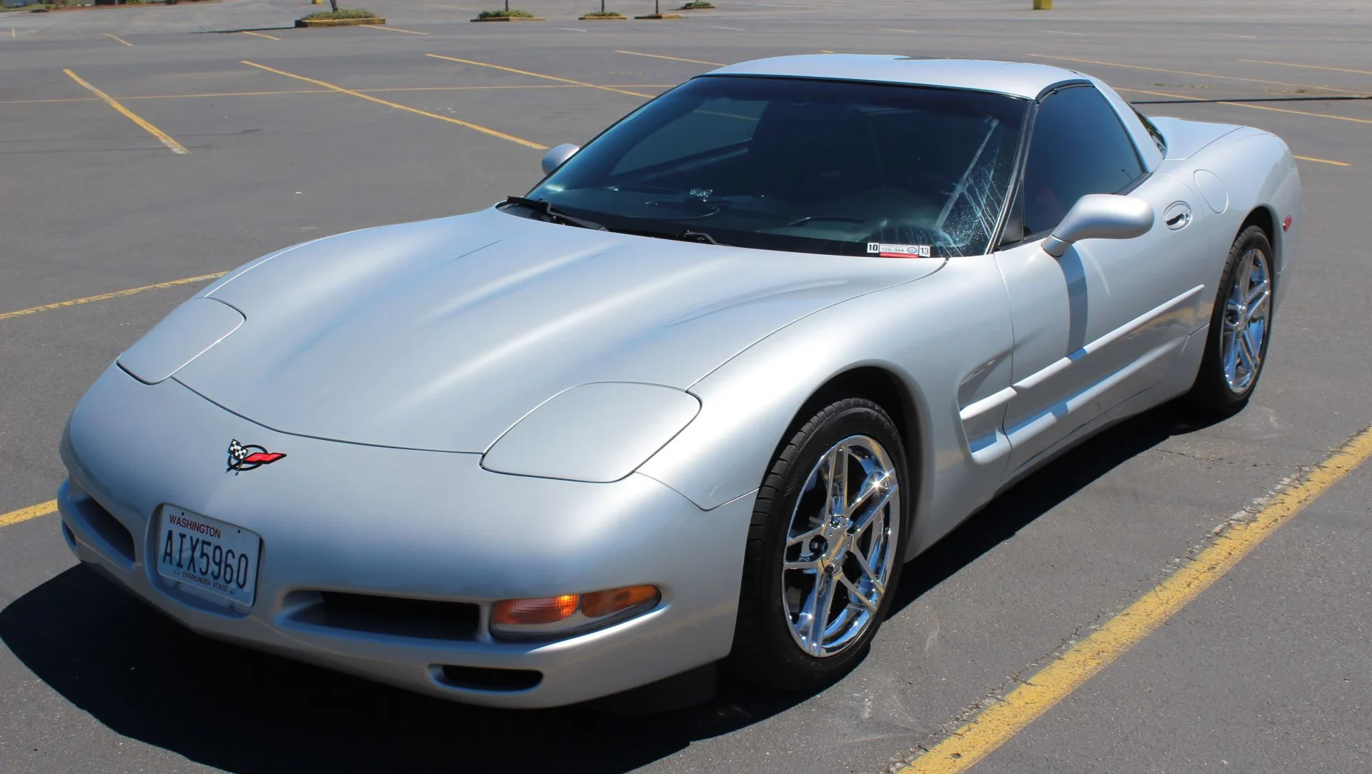 Click to Enlarge-Esc to Close Corvette Generations/C5/C5 2000 Sebring Silv -Gregory-2.webp